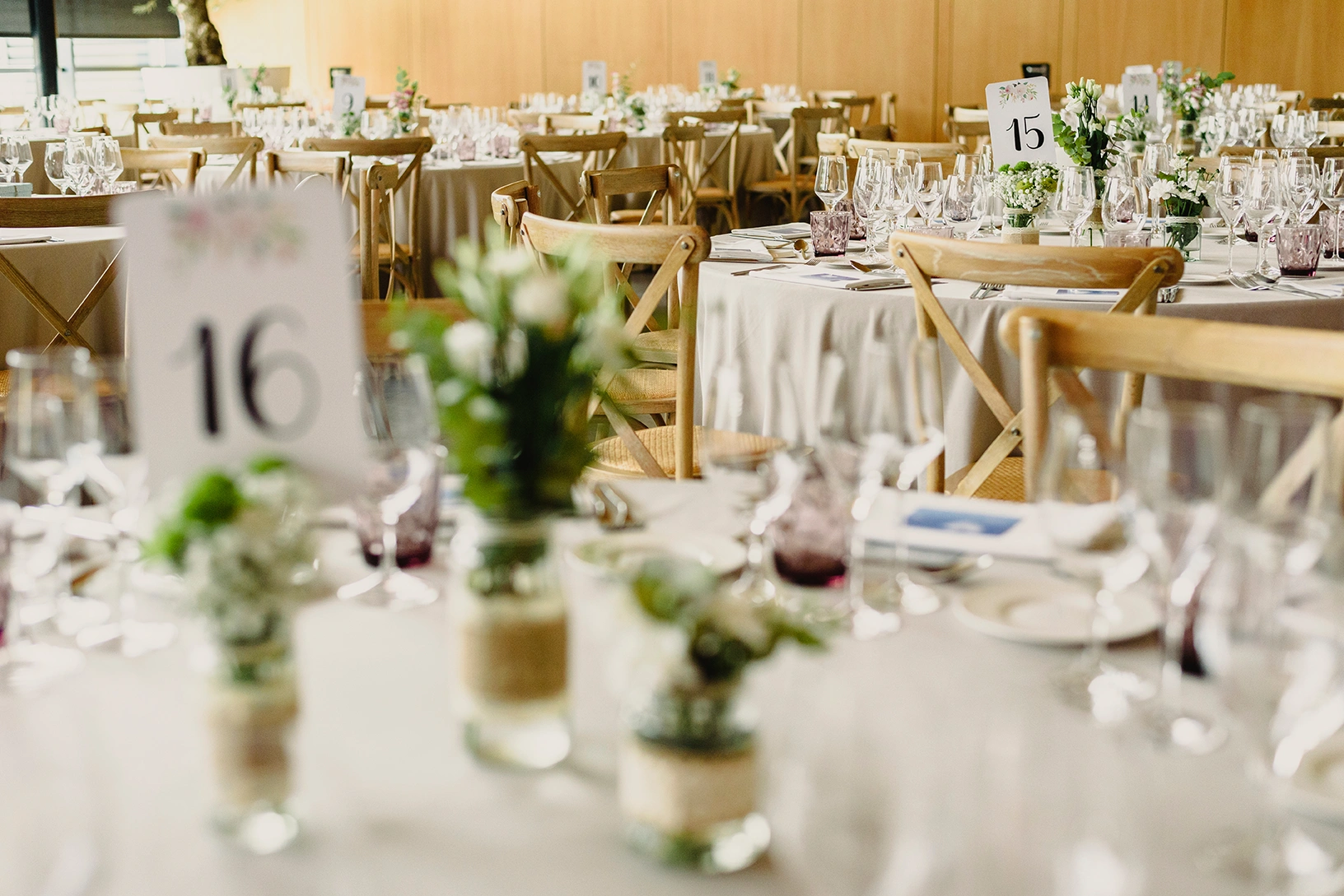neutral-tablecloth-hire Blue tablecloth hire
